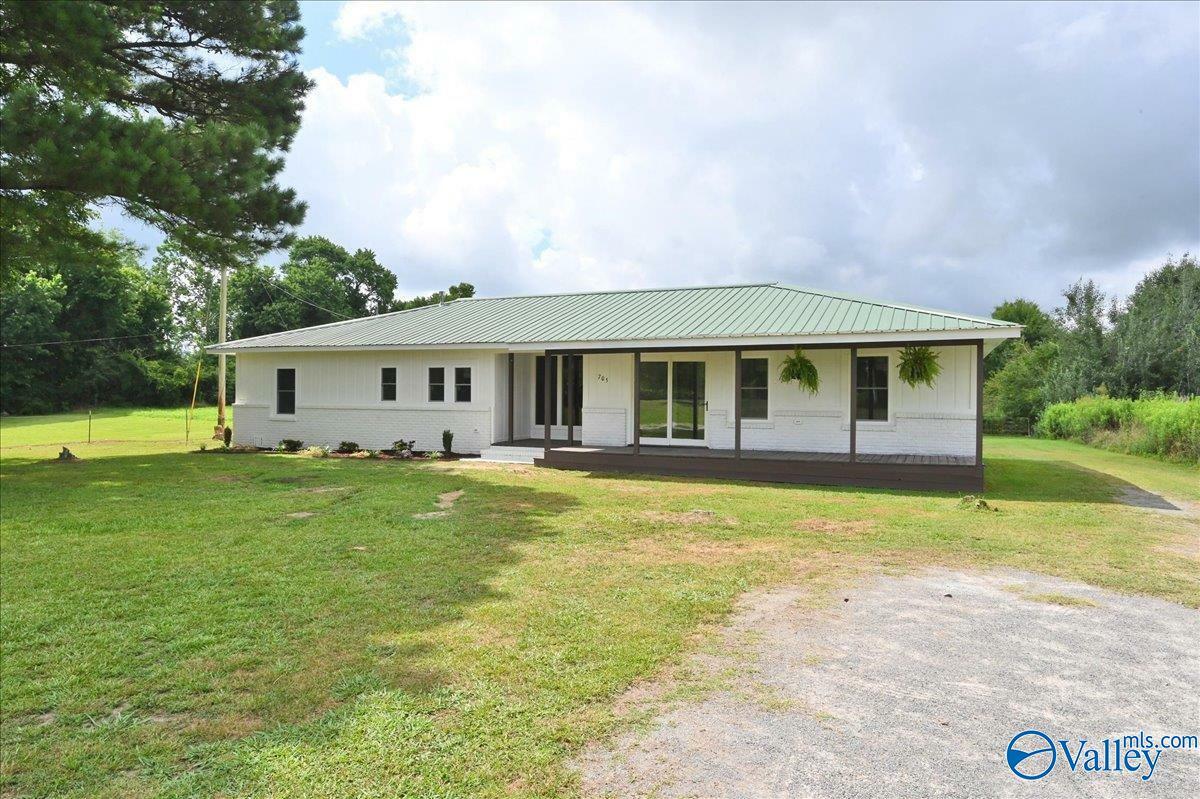 Property Photo: 705 Lick Creek Road AL 35055