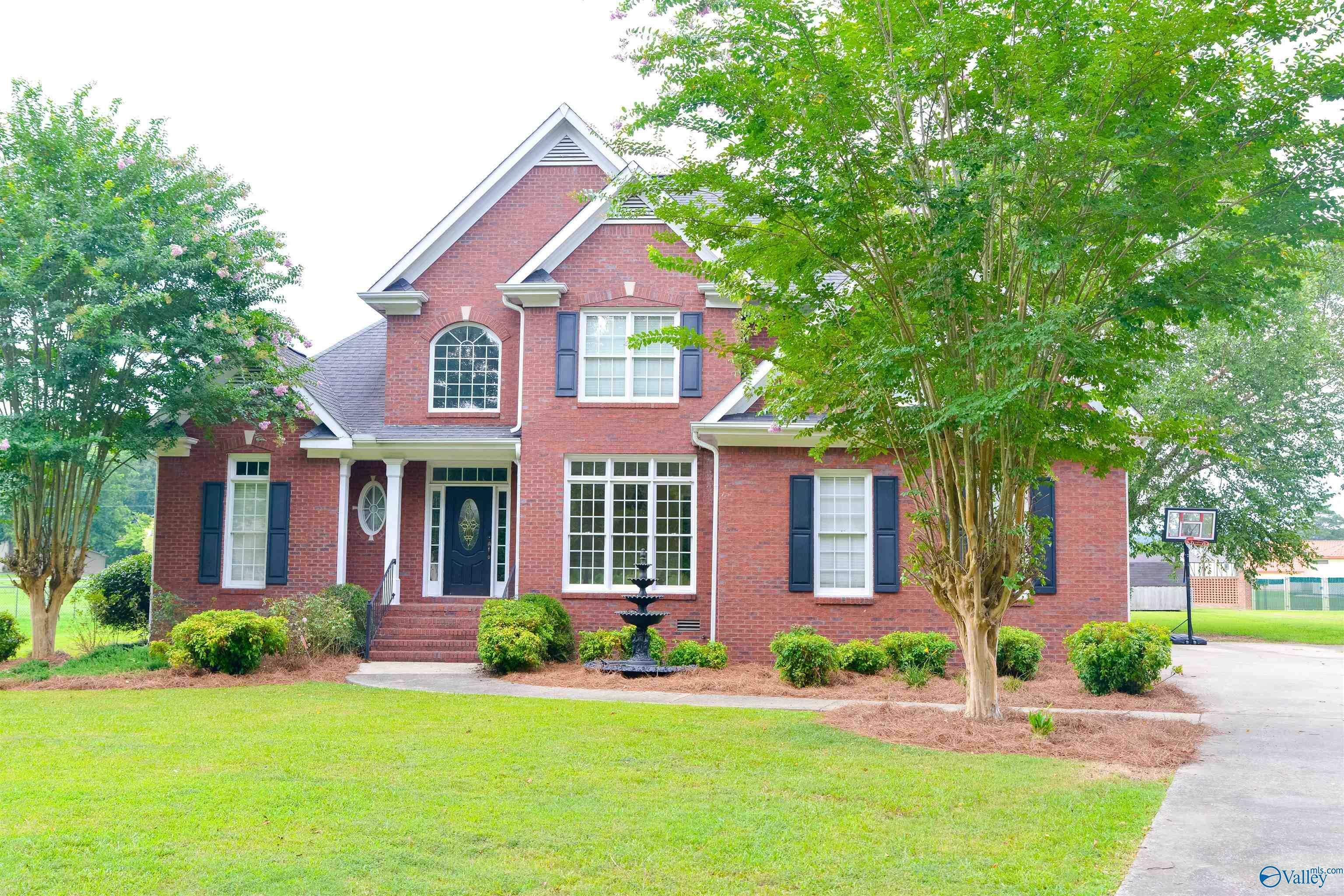 Property Photo:  103 Canterberry Lane  AL 35901 