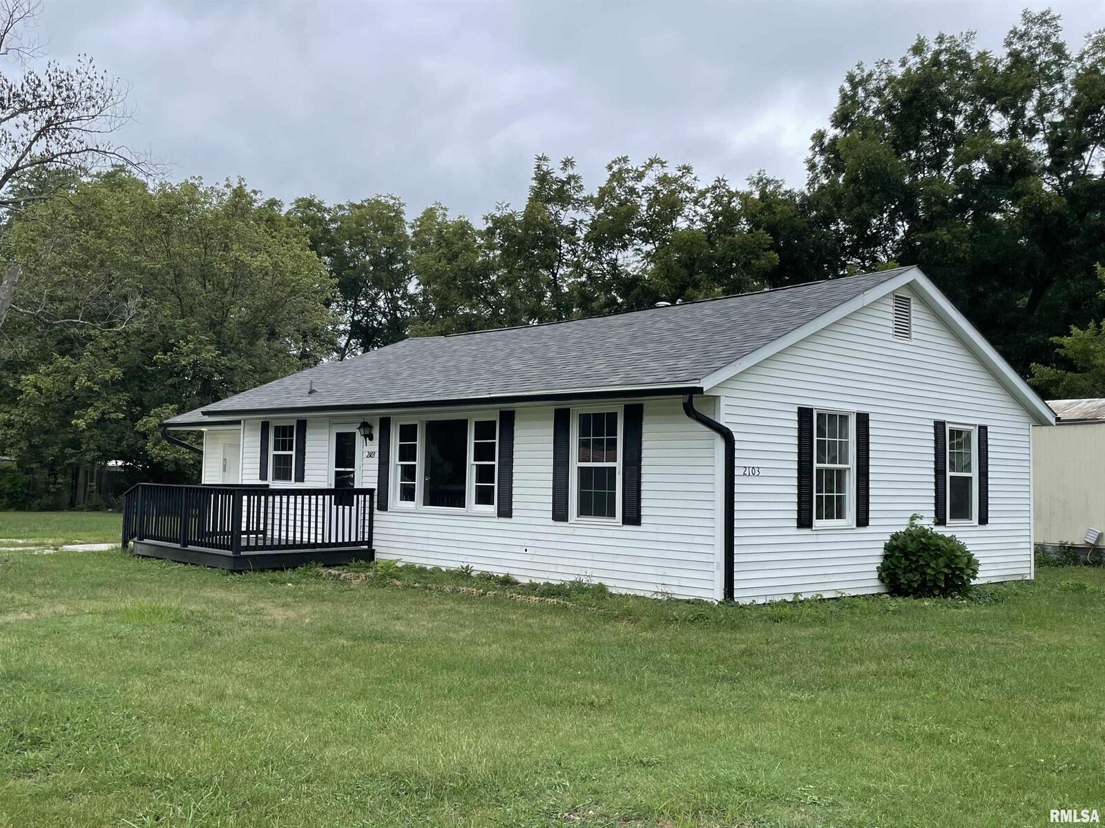 Property Photo:  2103 Alexander  IL 62966 