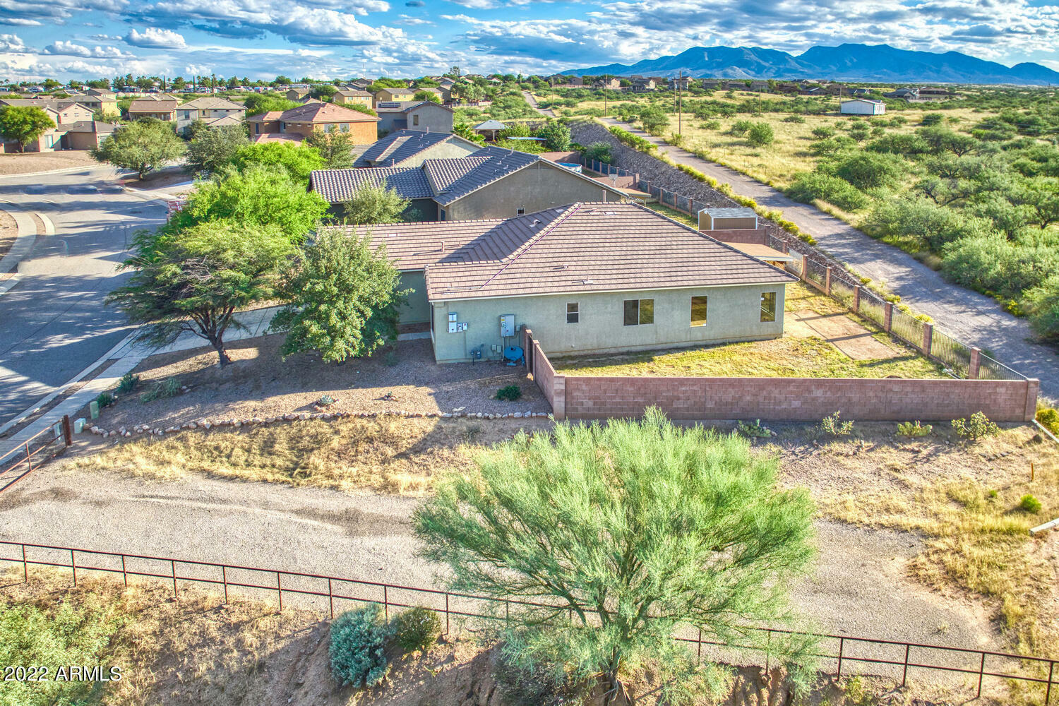 Property Photo:  2082 W Cave Cotton Loop  AZ 85602 