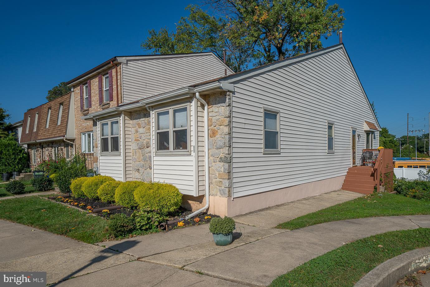 Property Photo: 613 Saint Anthony Lane PA 19082