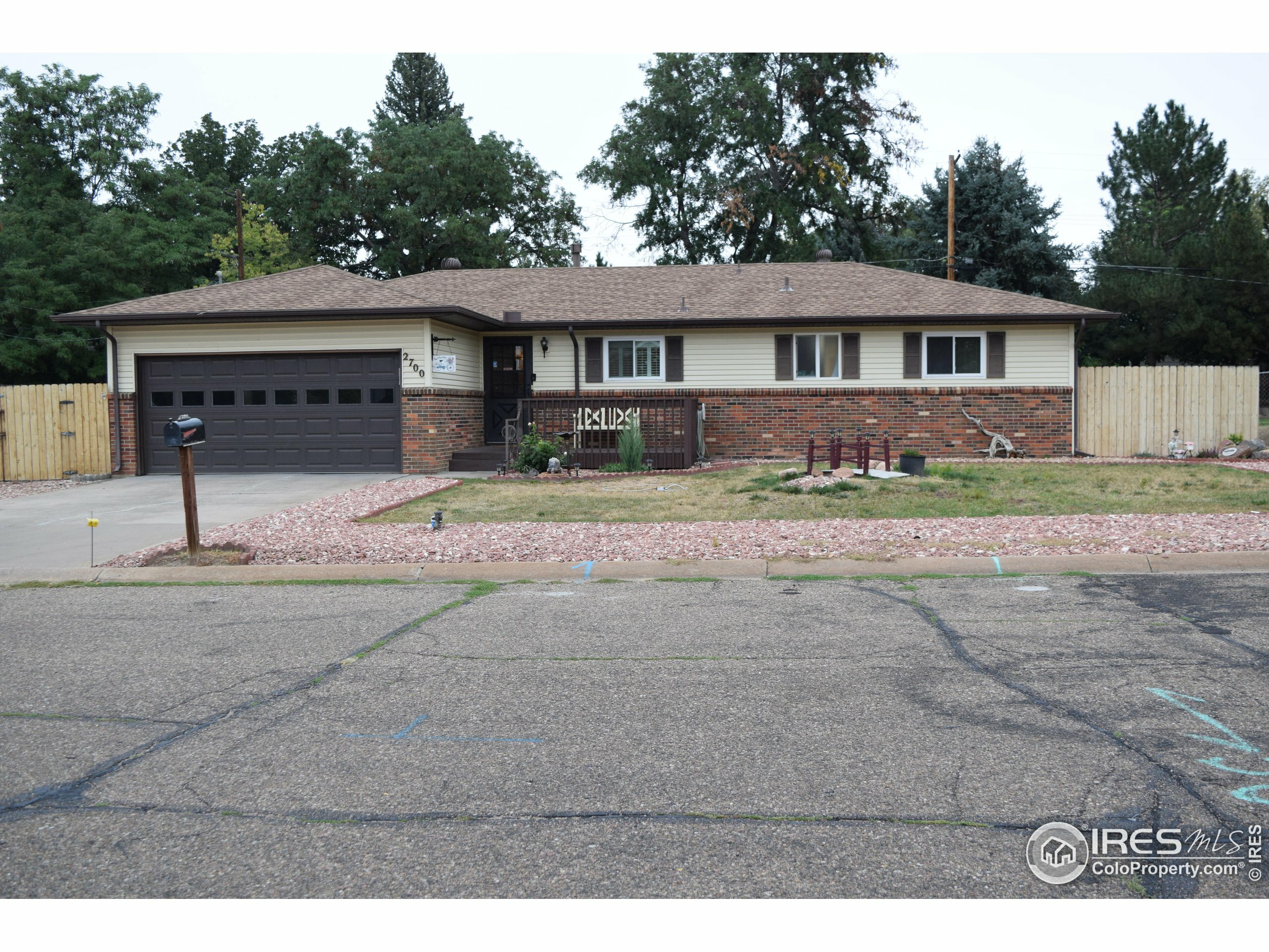 2700 Meadowbrook Ln  Greeley CO 80634 photo