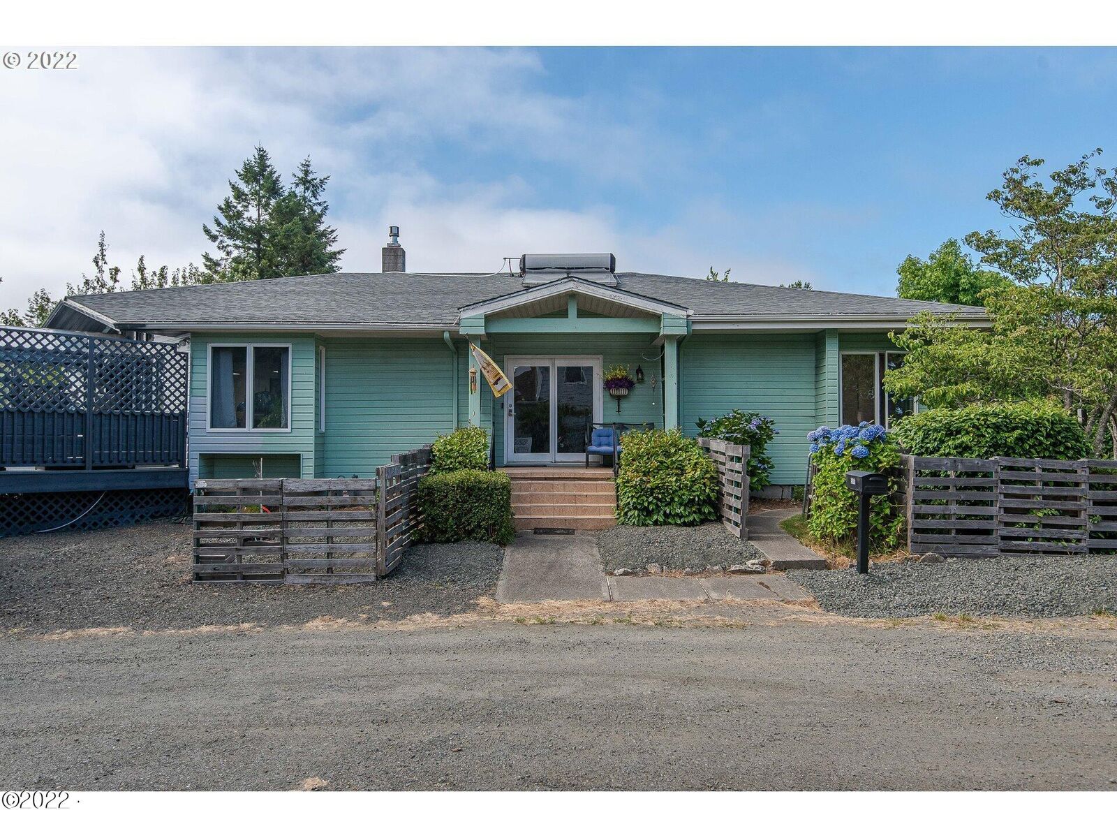 Property Photo: 900 Maryland Avenue OR 97420