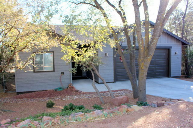 Property Photo:  411 E Evergreen Street  AZ 85541 