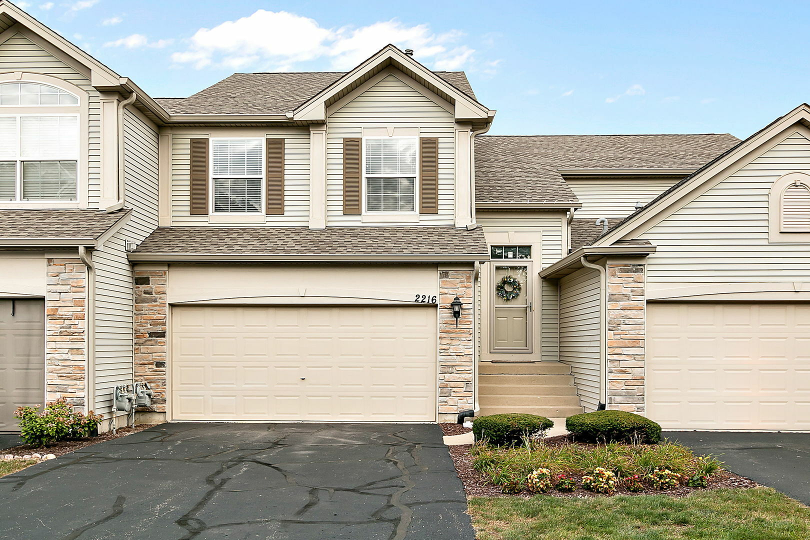 Property Photo: 2216 Summerlin Drive IL 60503