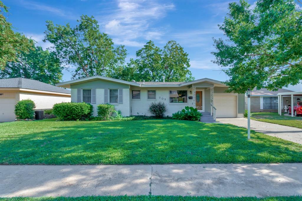 Property Photo:  709 Willow Street  TX 76053 