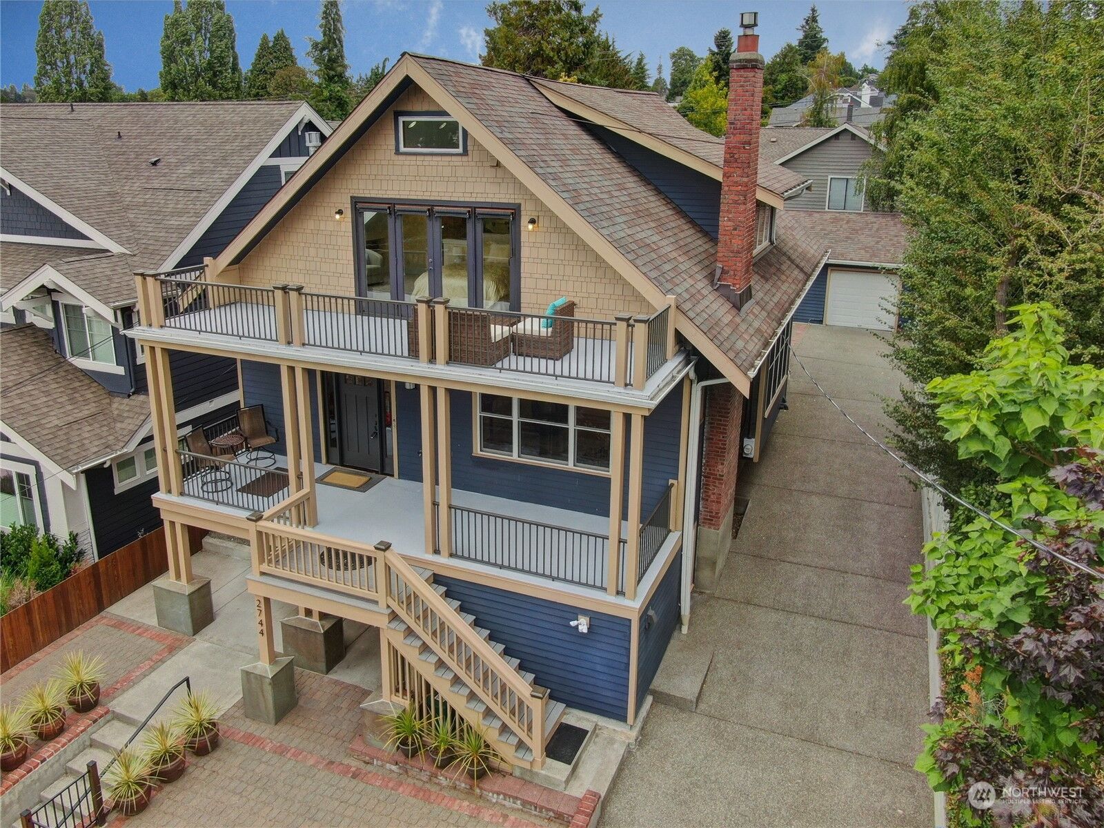 Property Photo:  2744 NE 54th Street  WA 98105 