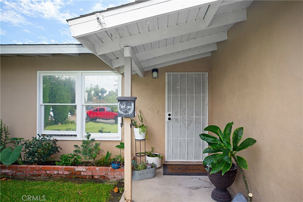 Property Photo:  1322 W Beacon Avenue  CA 92802 