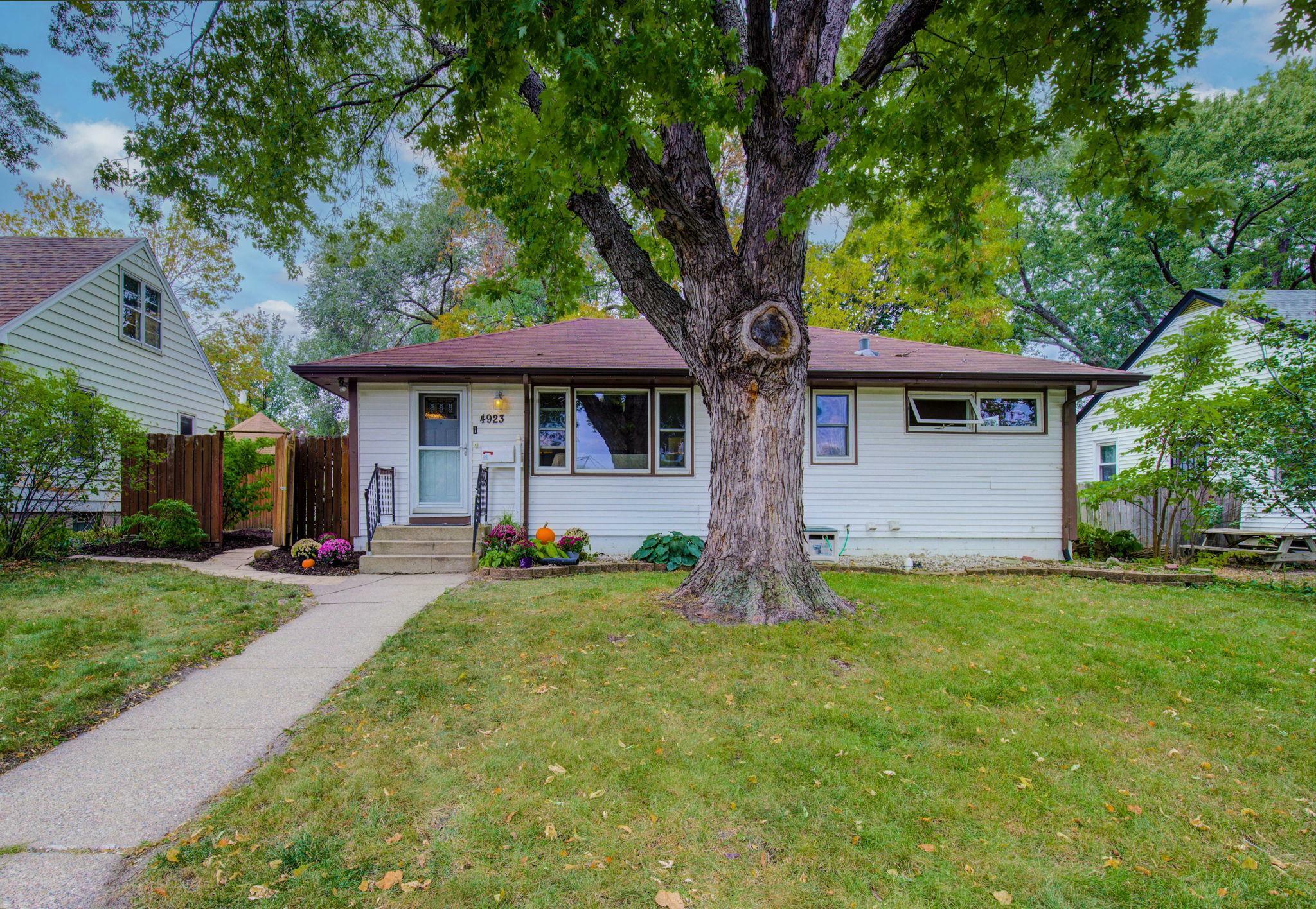 Property Photo: 4923 Knox Avenue N MN 55430