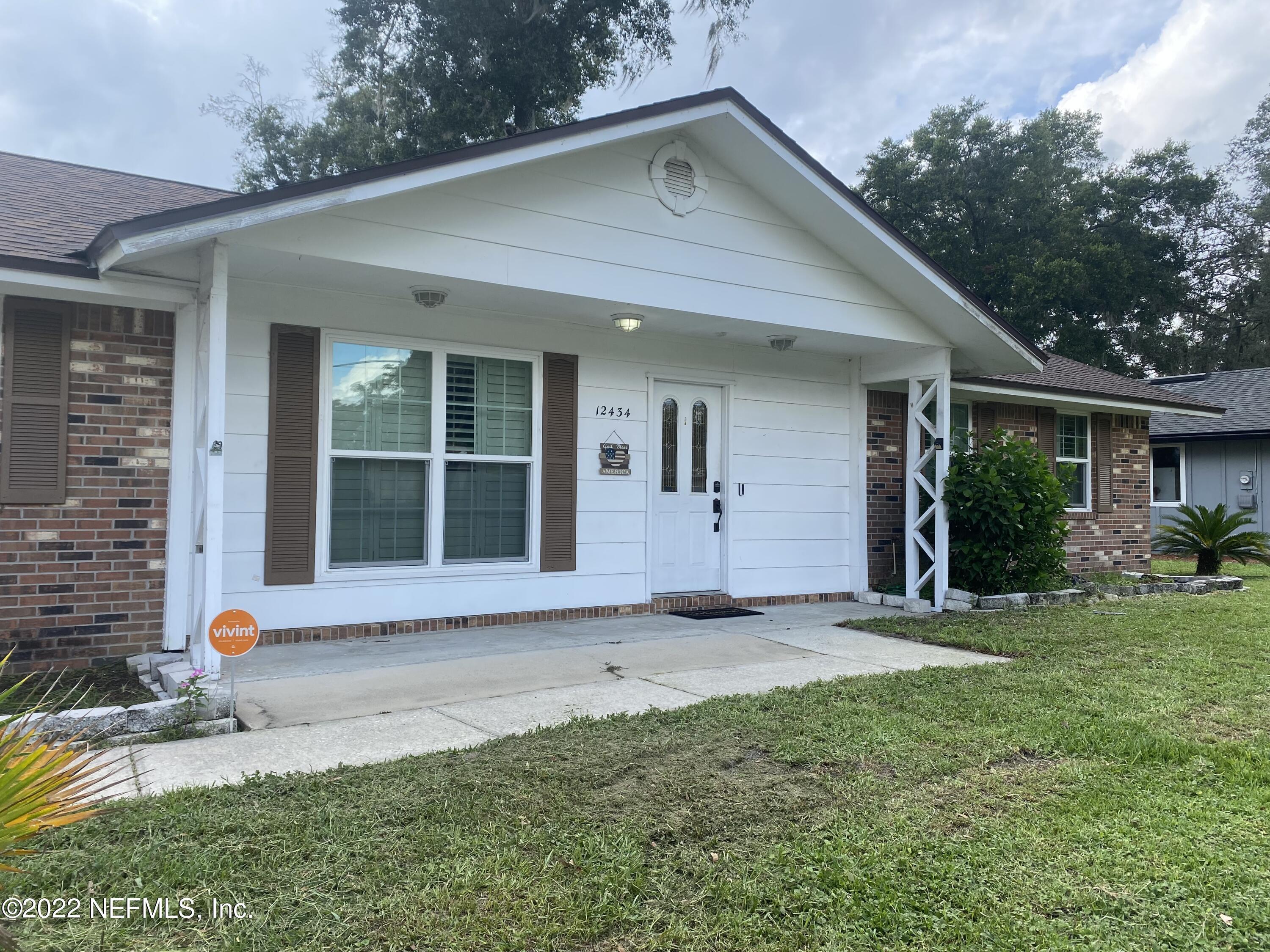 Property Photo:  12434 Remler Drive W  FL 32223 