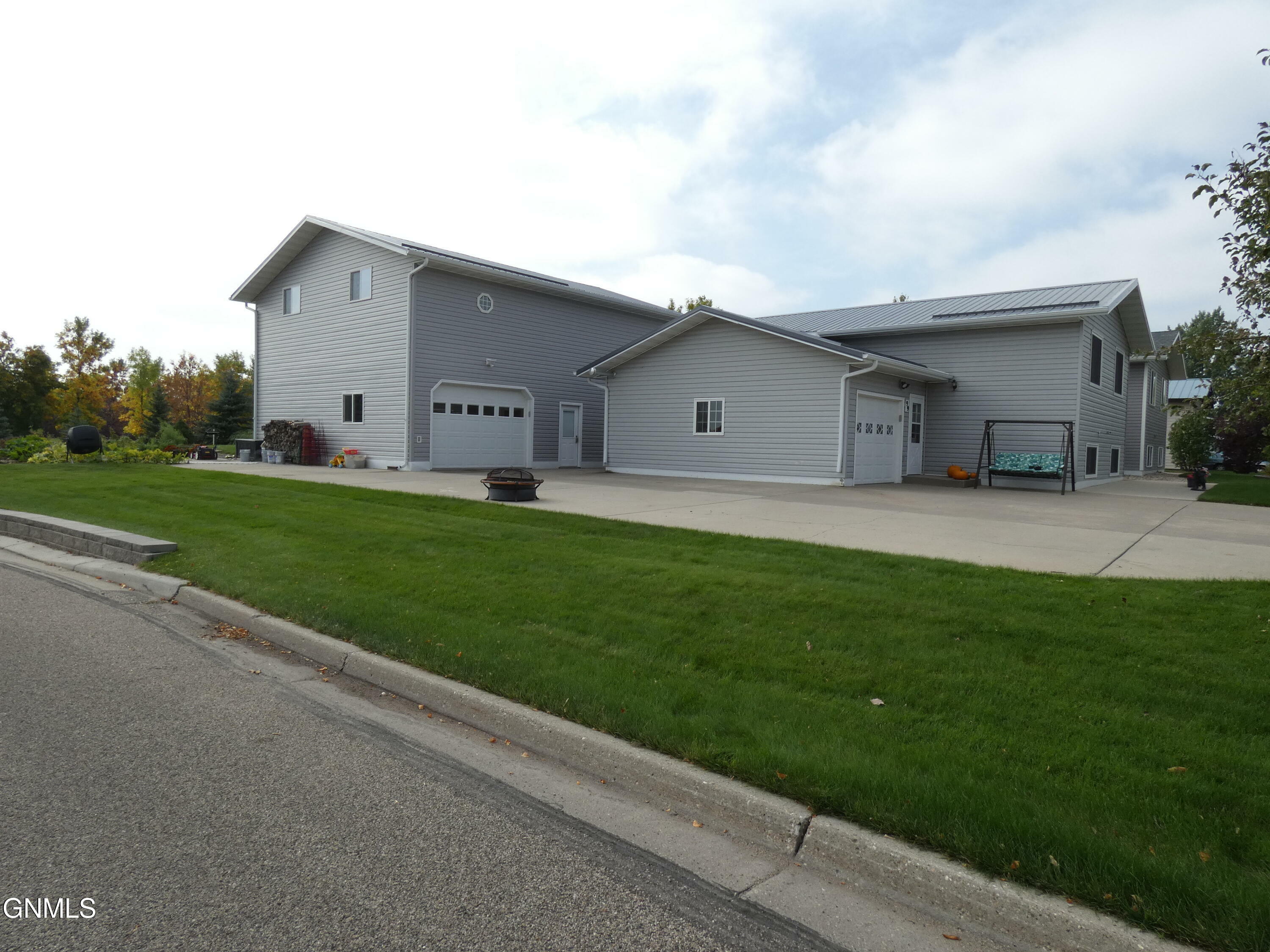 Property Photo:  99 Custer Drive  ND 58504 