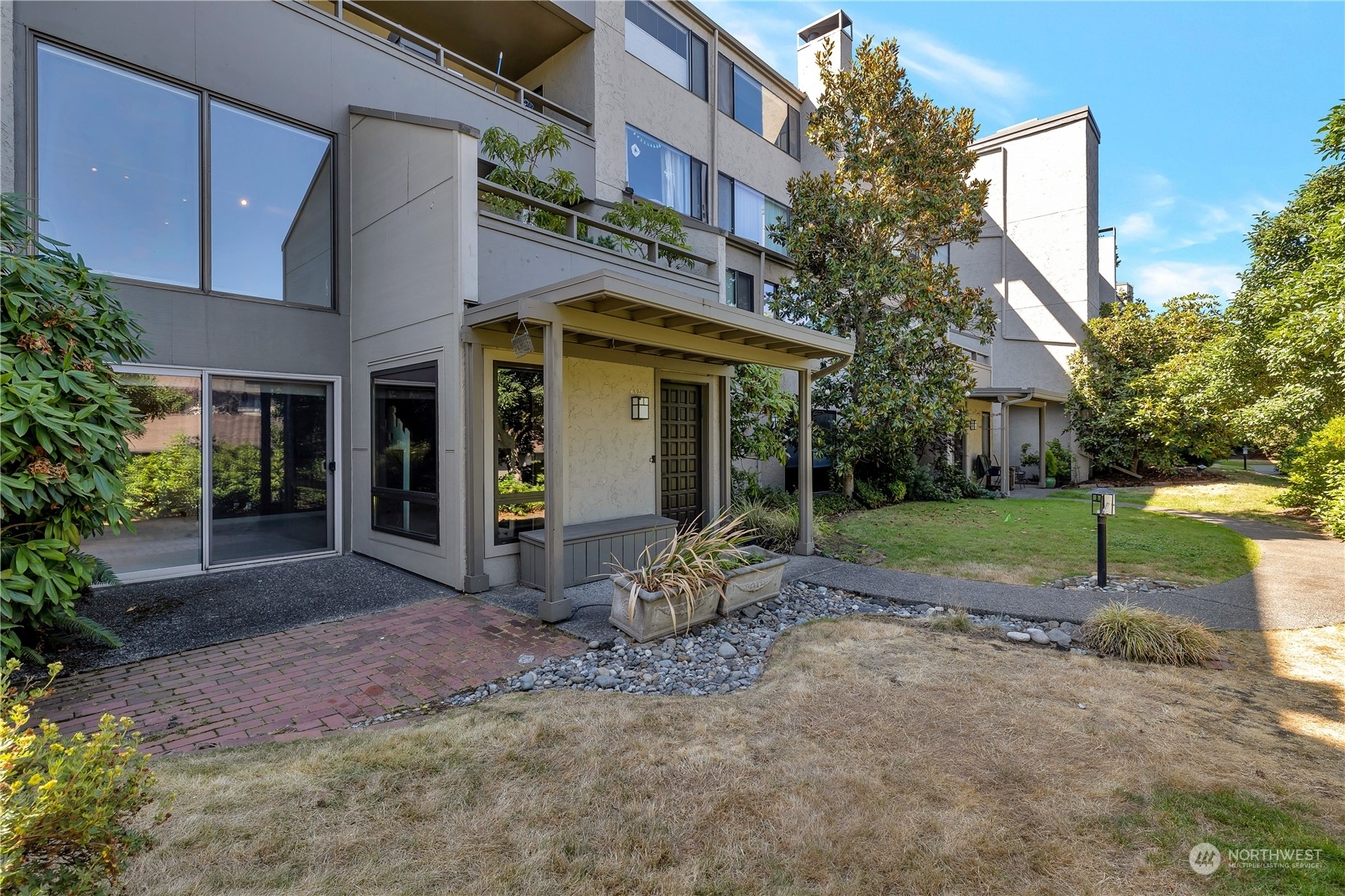 6525 Park Point Way NE 103  Seattle WA 98115 photo