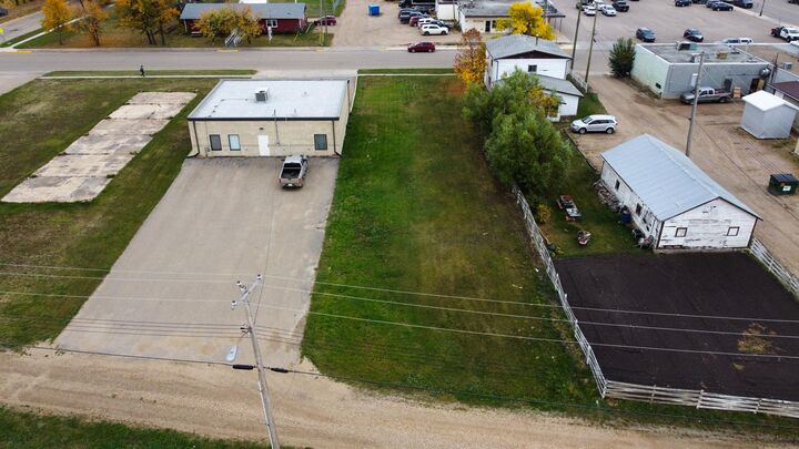 Property Photo: 4 Central Avenue NE AB T0H 1M0