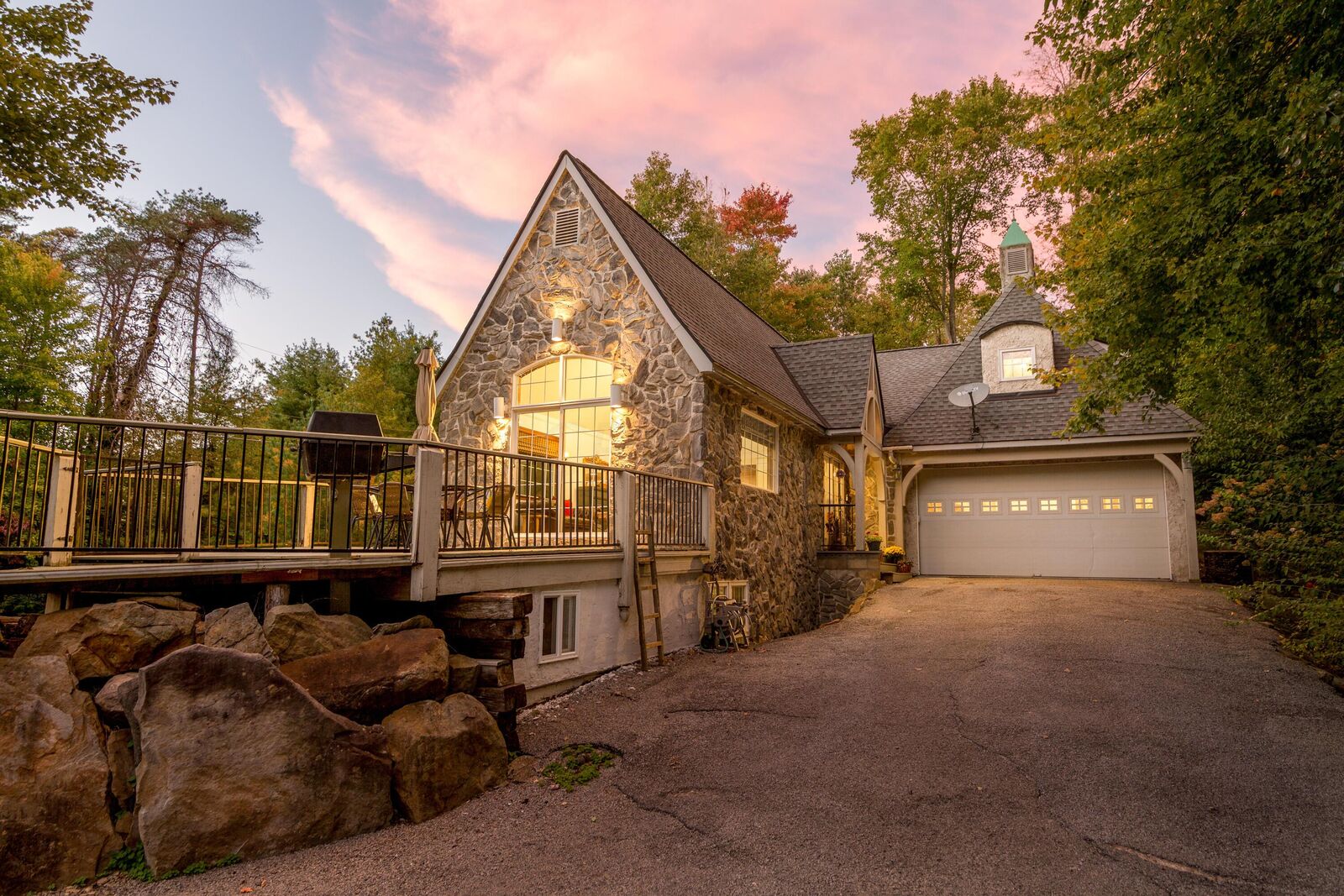 Property Photo:  602 Kingsview Drive  OH 43028 