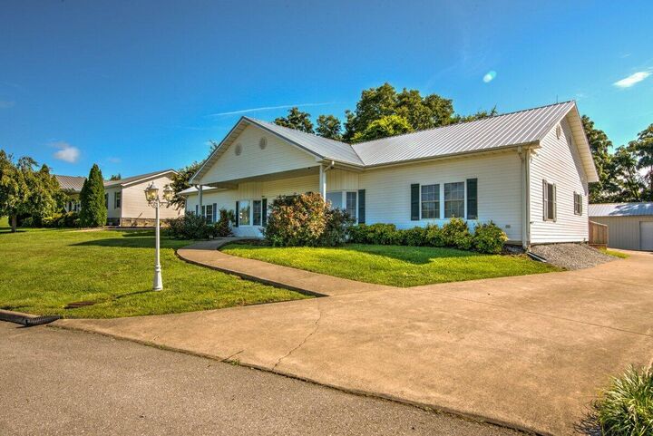 245 Carriage Lane  Greeneville TN 37745 photo