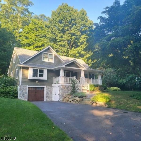 61 Malcolm Rd  Mahwah Twp. NJ 07430 photo