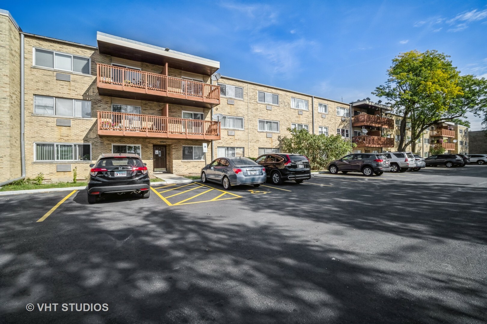 Property Photo: 728 Dempster Street W H209 IL 60056
