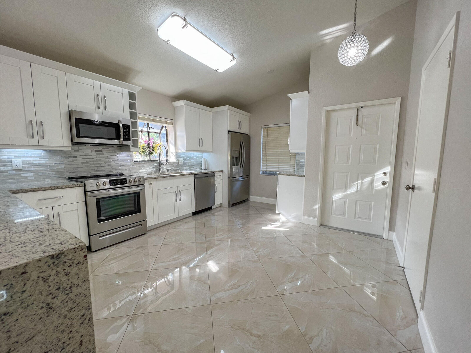 Property Photo: 8938 Sunnywood Place FL 33496