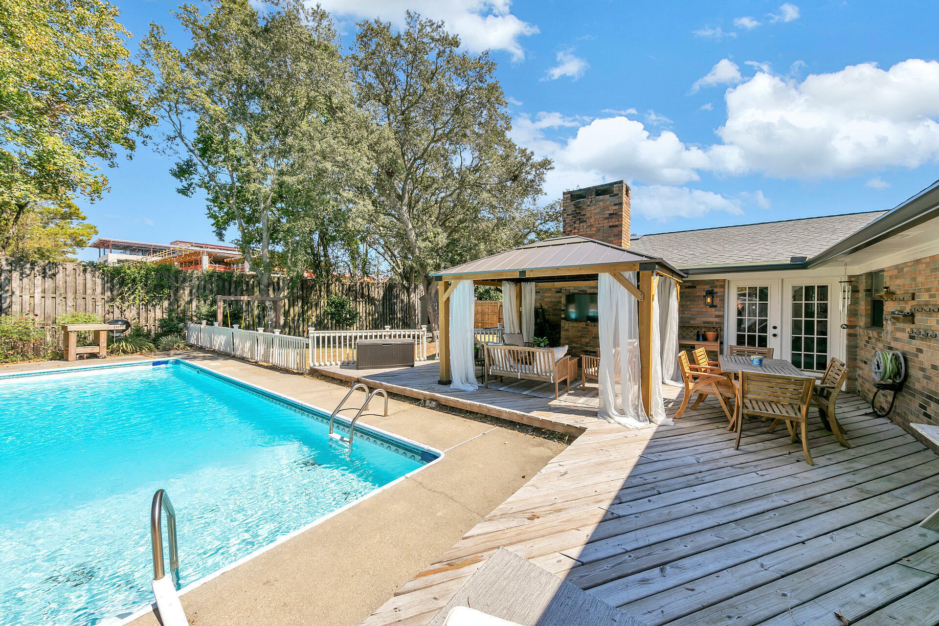 Property Photo: 335 NW Cherie Court FL 32548