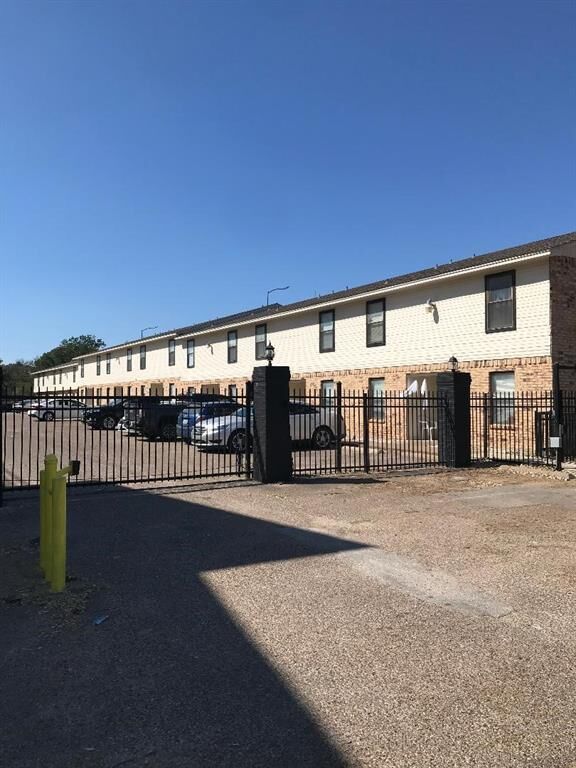 Property Photo:  609 S 5th Street 6  TX 76706 