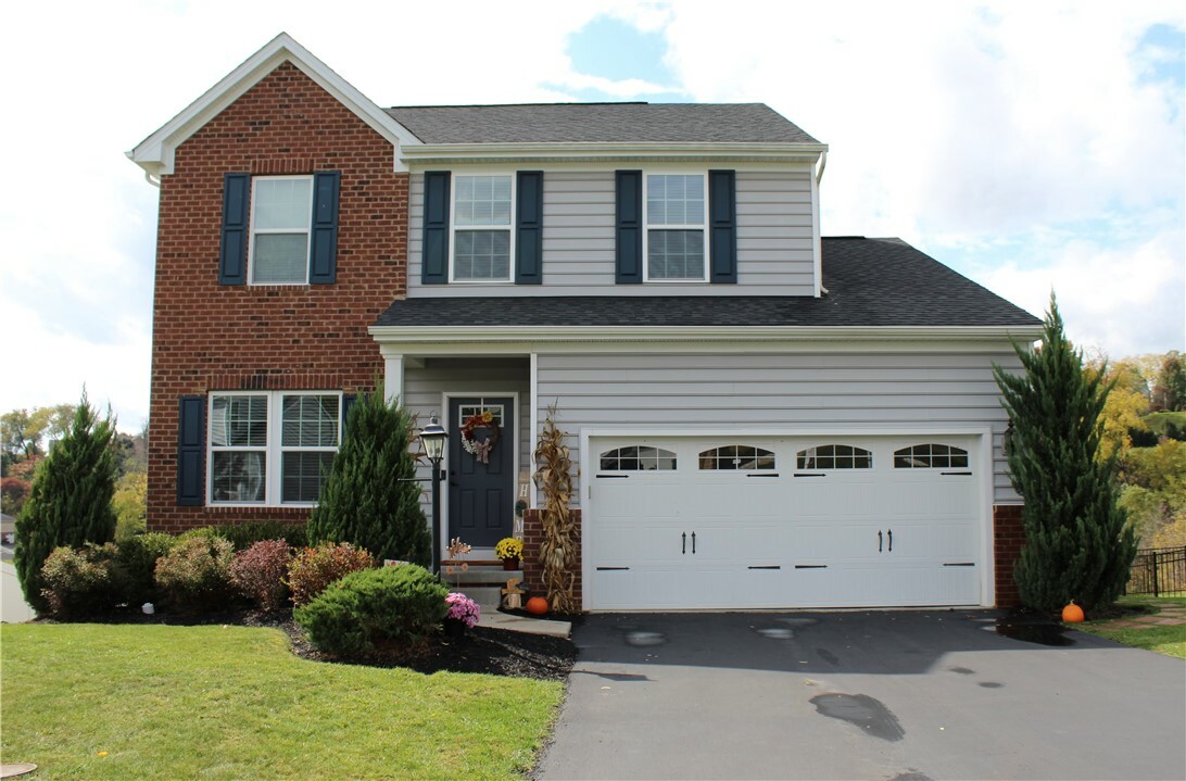 Property Photo: 1035 Oakbrooke Dr PA 15317