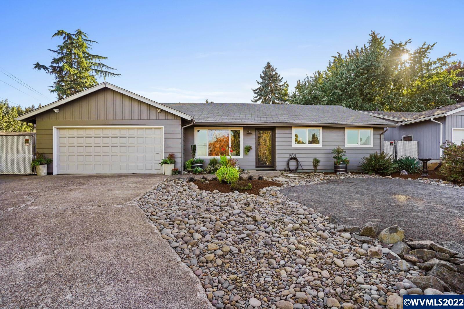 Property Photo:  930  Valleywood Dr SE  OR 97306 