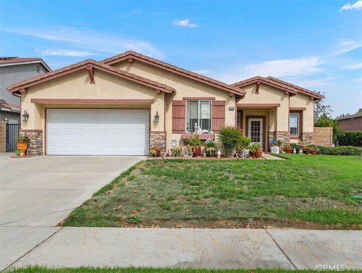 17332 Eucalyptus Street  Fontana CA 92337 photo