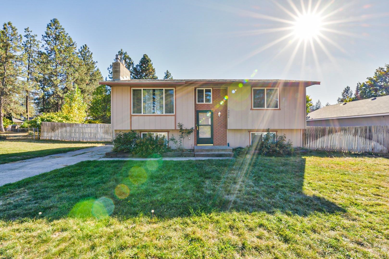 Property Photo: 3906 E Vulcan Rd WA 99021
