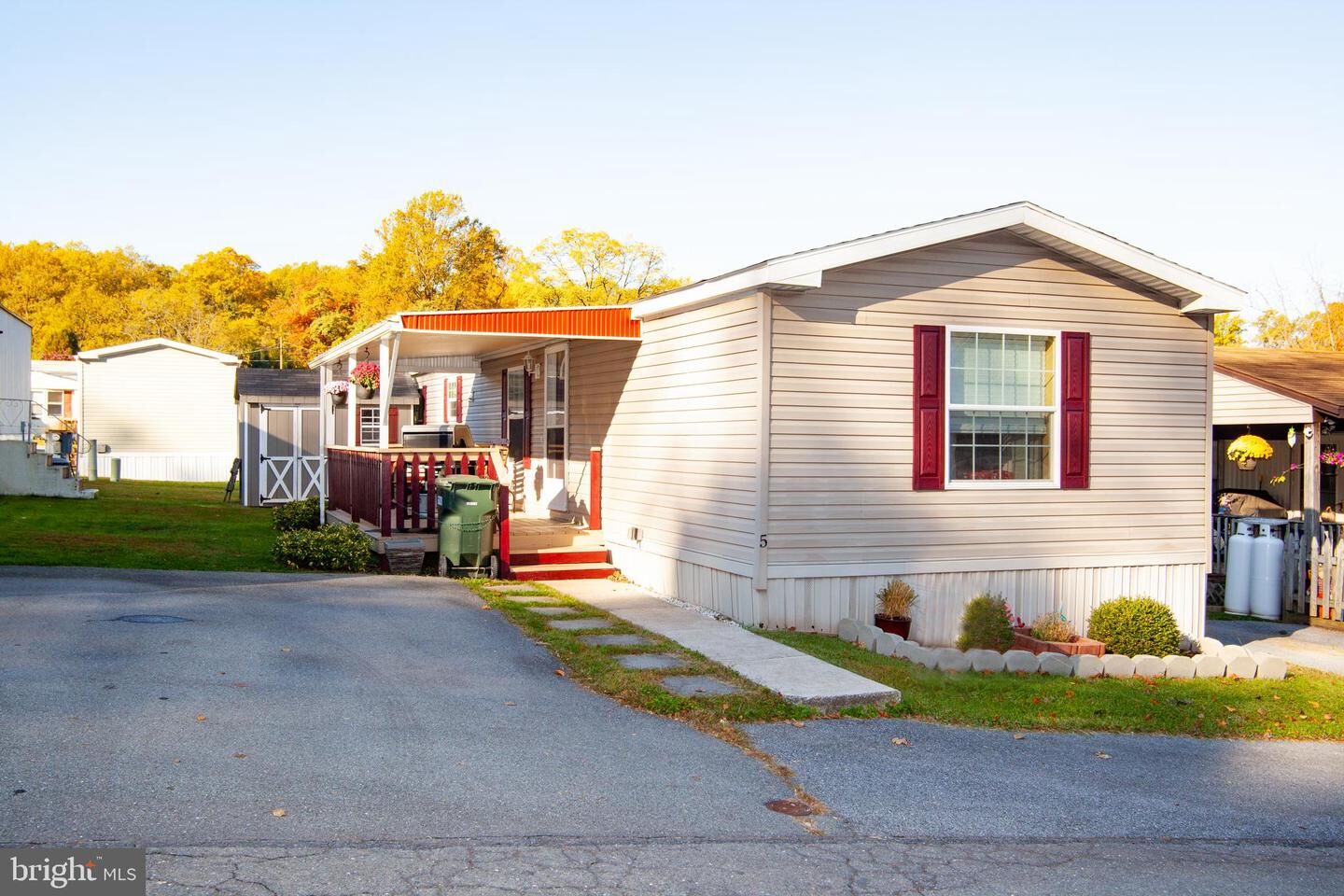Property Photo:  5 Spruce Drive  PA 17569 