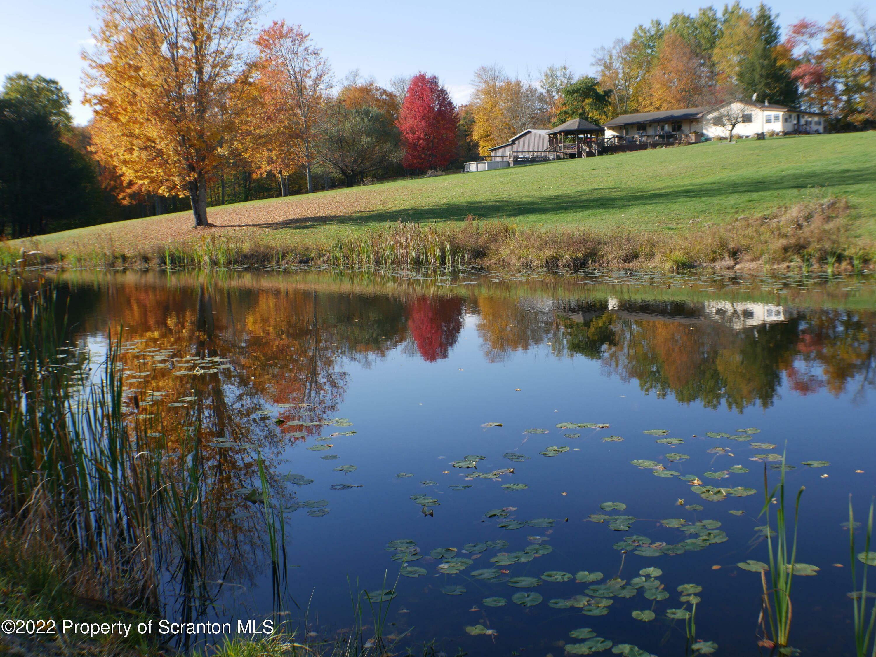 Property Photo: 1259 Dougherty Road PA 18630