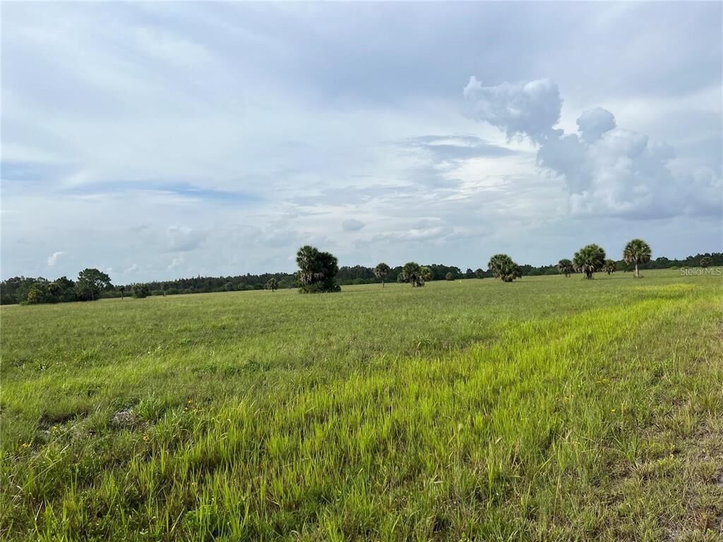 Property Photo: 7 Magnolia Way FL 33946