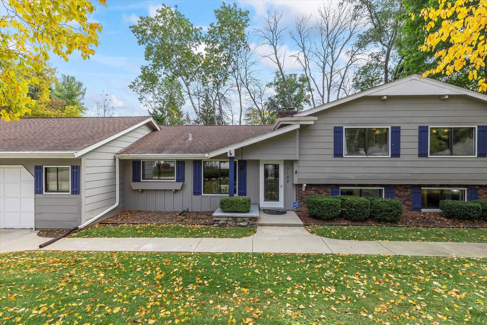 Property Photo:  7142 N Seneca Ave  WI 53217 