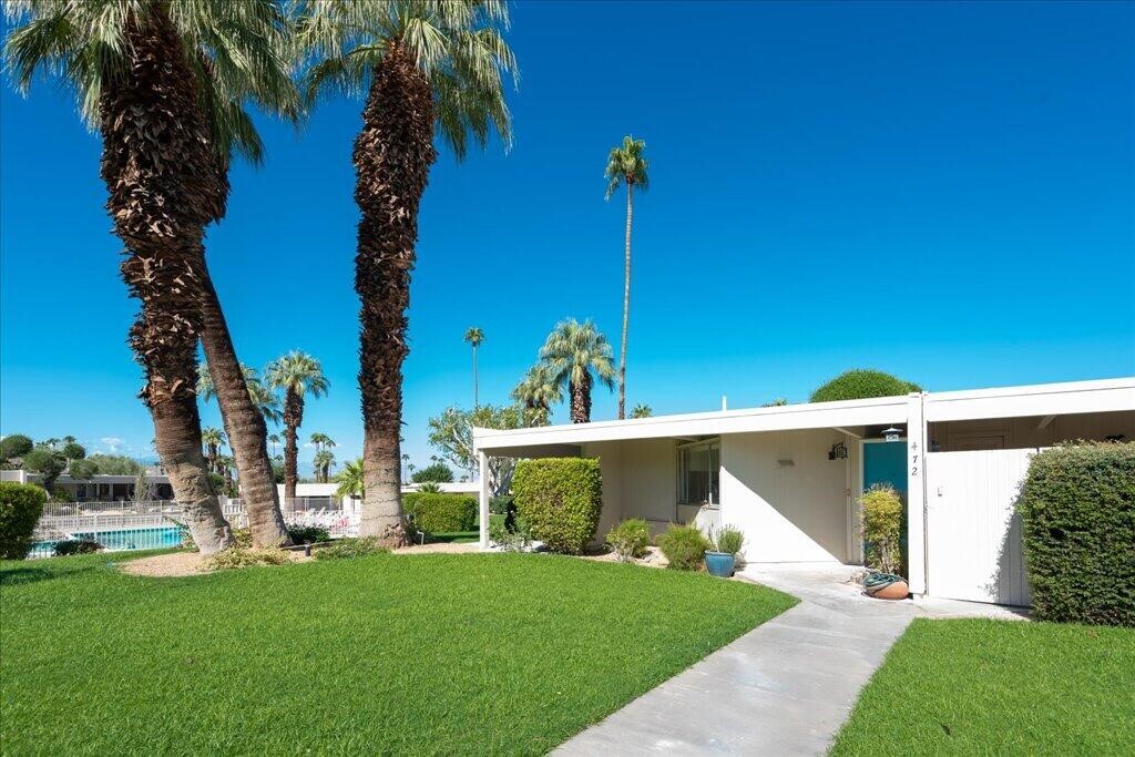 Property Photo:  472 Sandpiper Street  CA 92260 