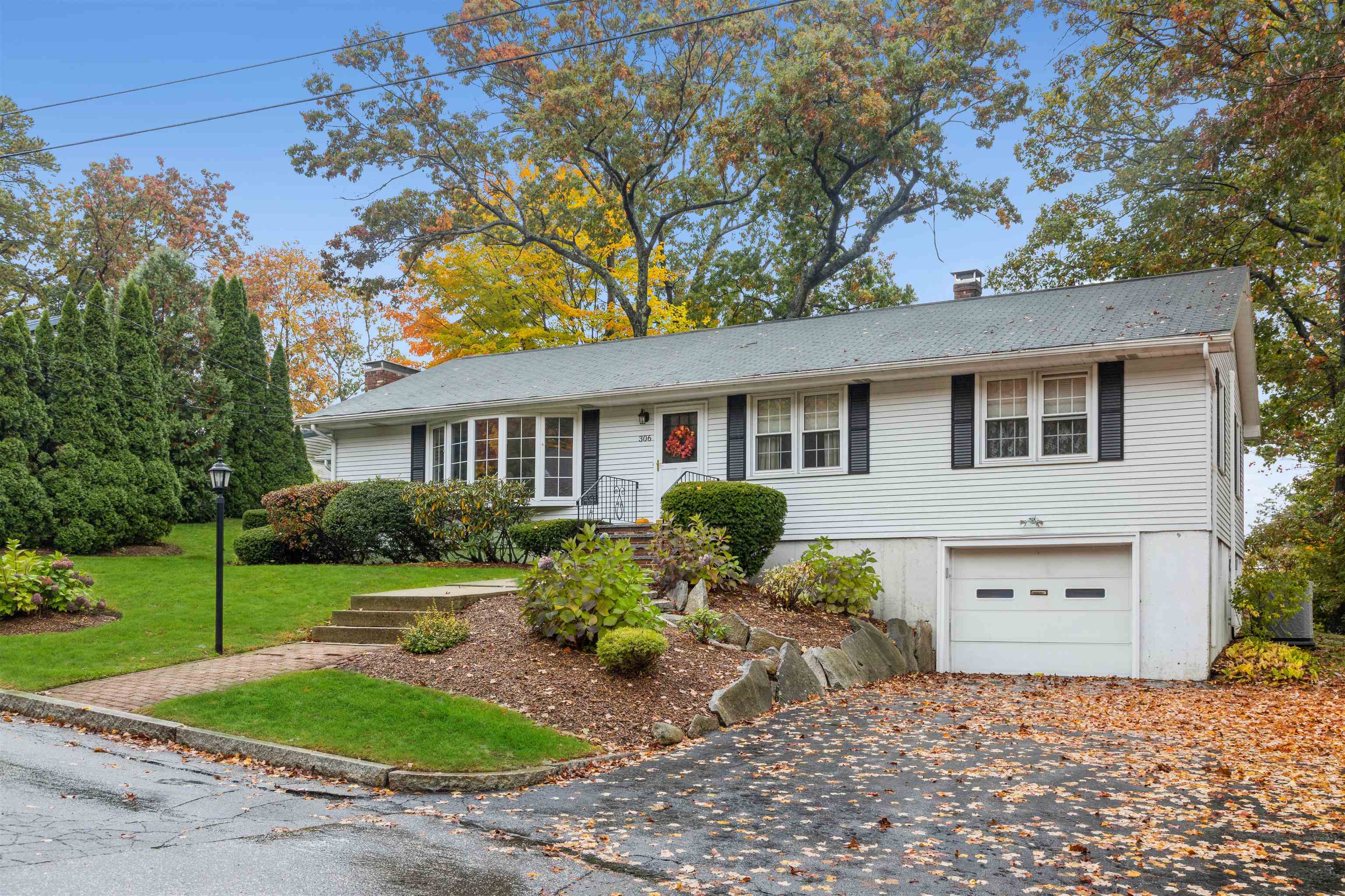 Property Photo: 306 Hillhaven Road NH 03104