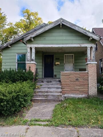 Property Photo:  17520 Hull Street  MI 48203 