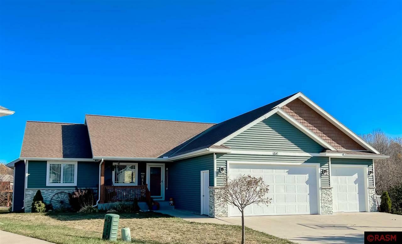 Property Photo: 104 Redhawk Court MN 56024
