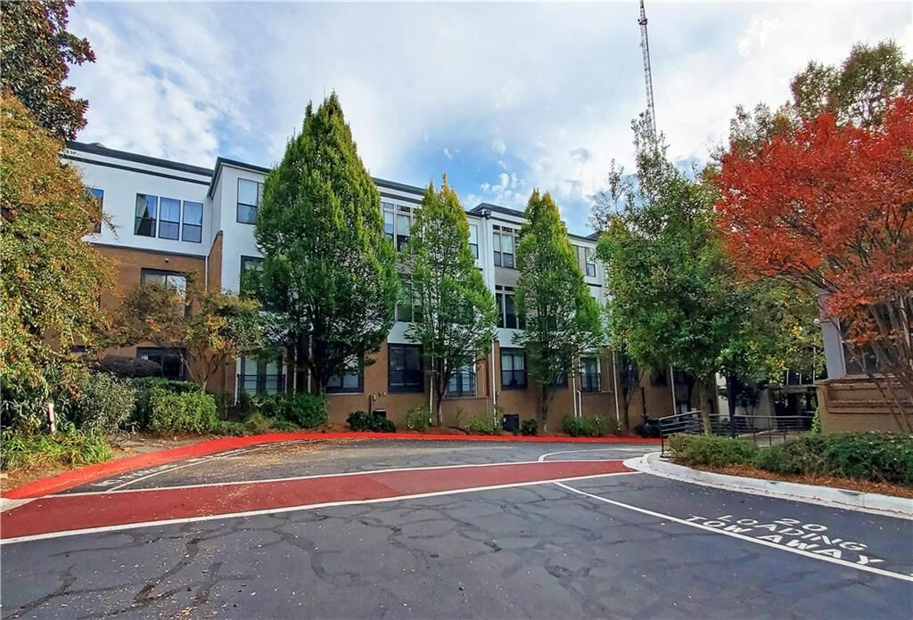 Property Photo:  821 Ralph McGill Boulevard 3124  GA 30306 