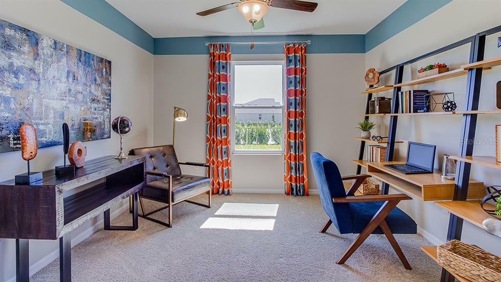 Property Photo: 17710 Canopy Place FL 34211