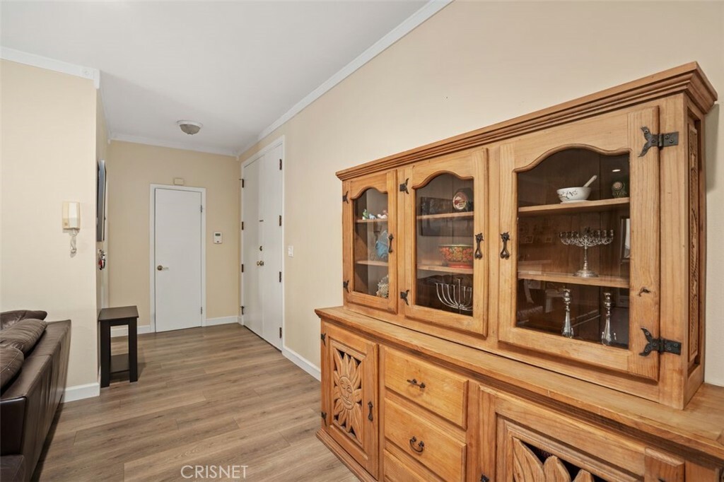 Property Photo:  6240 Whitsett Avenue 101  CA 91606 