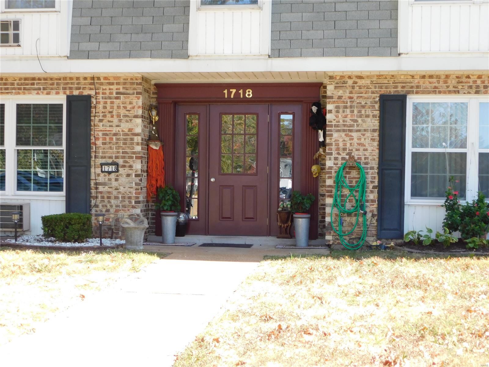 Property Photo: 1718 Herault F MO 63125