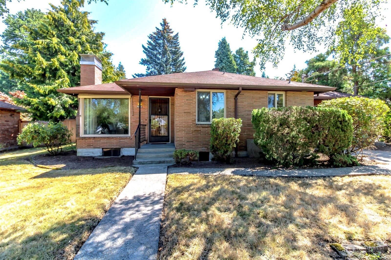 Property Photo: 9848 40th Avenue SW WA 98136