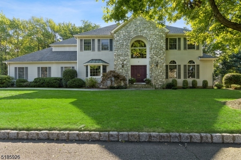 Property Photo: 5 Shirewood Dr NJ 07076