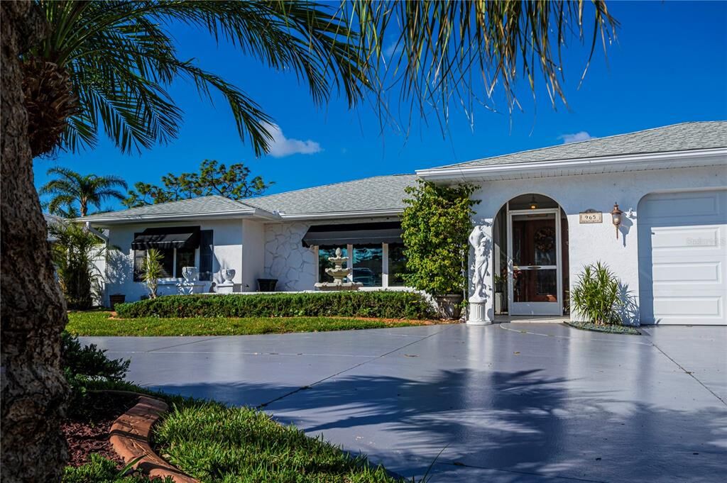 Property Photo:  965 E Gondola Drive  FL 34293 
