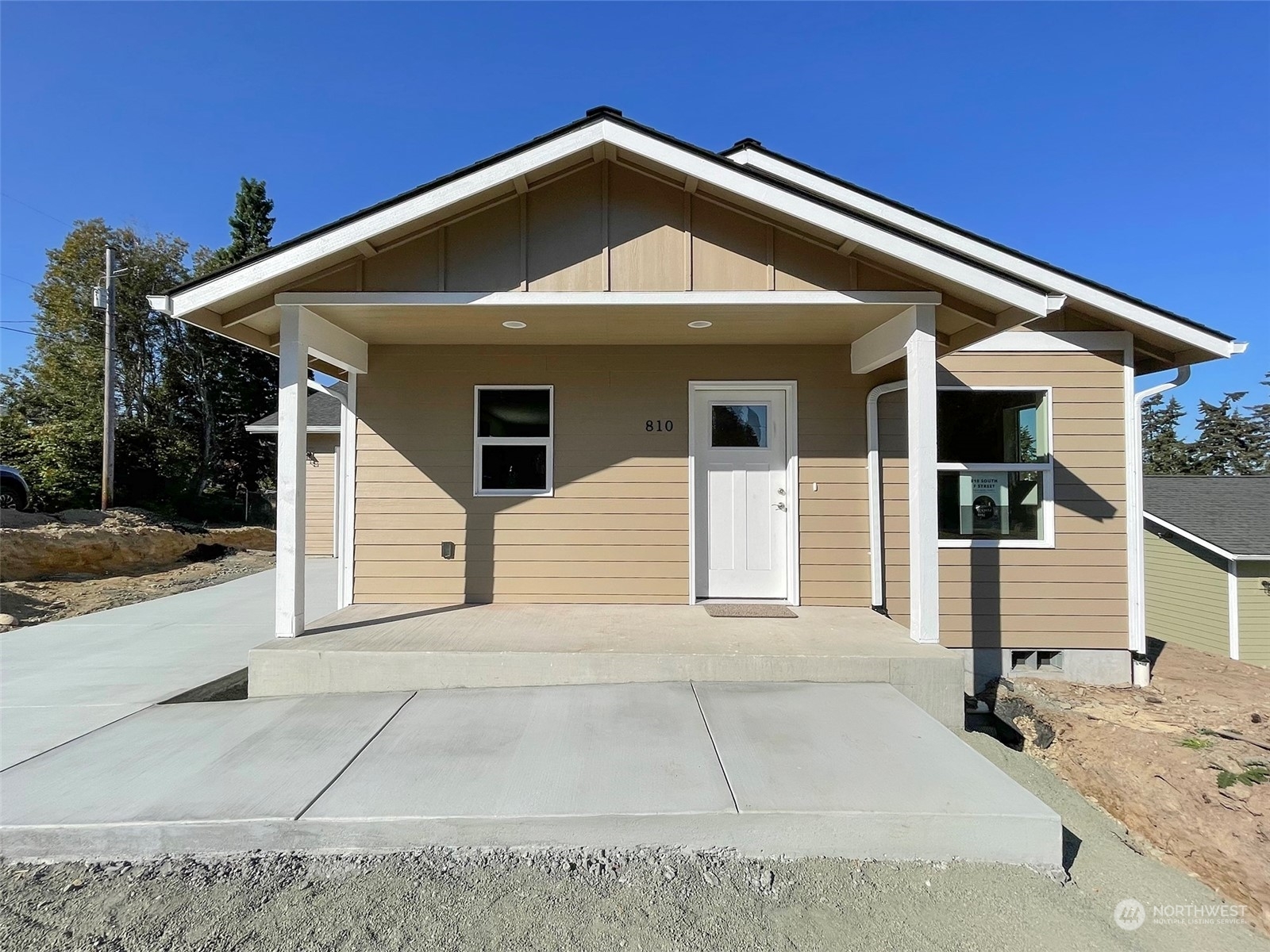 Property Photo:  810 F Street  WA 98363 