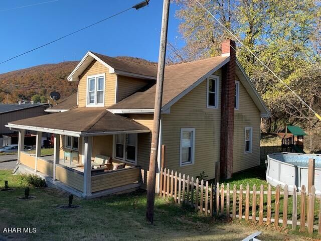 Property Photo: 18 N Barndollar Ave PA 15537
