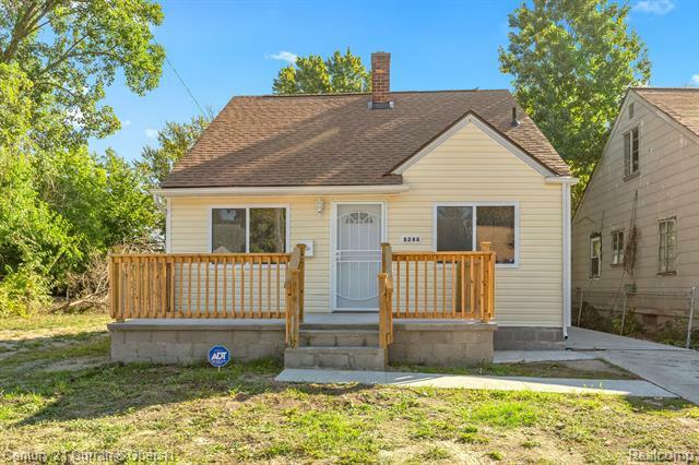 Property Photo:  8246 Plainview Avenue  MI 48228 