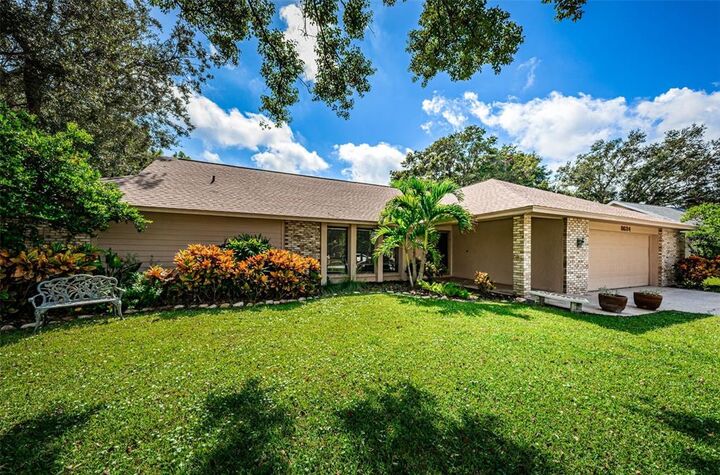 Property Photo:  8624 Longwood Drive  FL 33777 