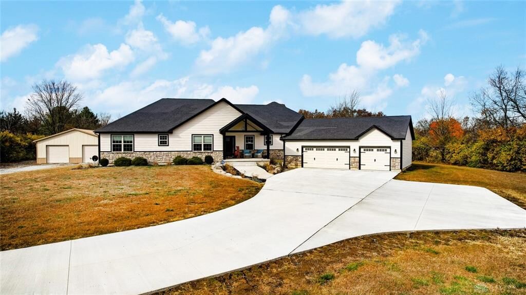 Property Photo: 4636 S Rangeline Road OH 45383