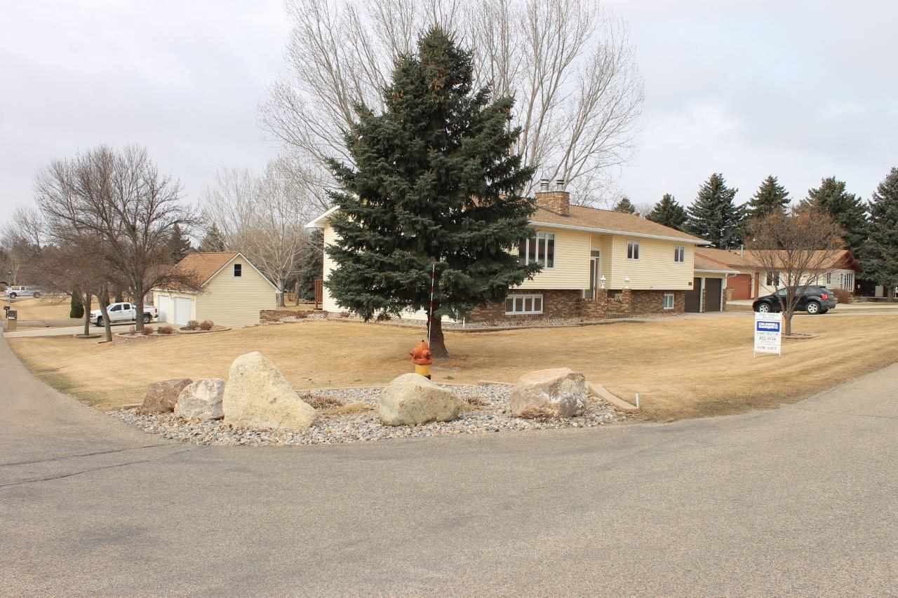 Property Photo:  2324 Parkside Drive SW  ND 58701 