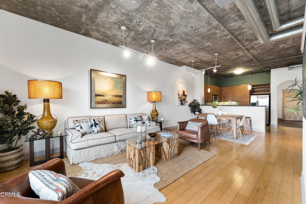 Property Photo: 840 E Green Street 420 CA 91101